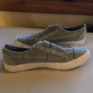 Blowfish slip on shoes / sneakers